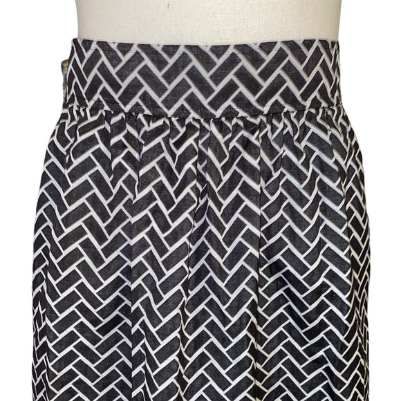 Tibi Black & White Geometric Chevron Print Pleated Skirt - 6 - Picture 2 of 11